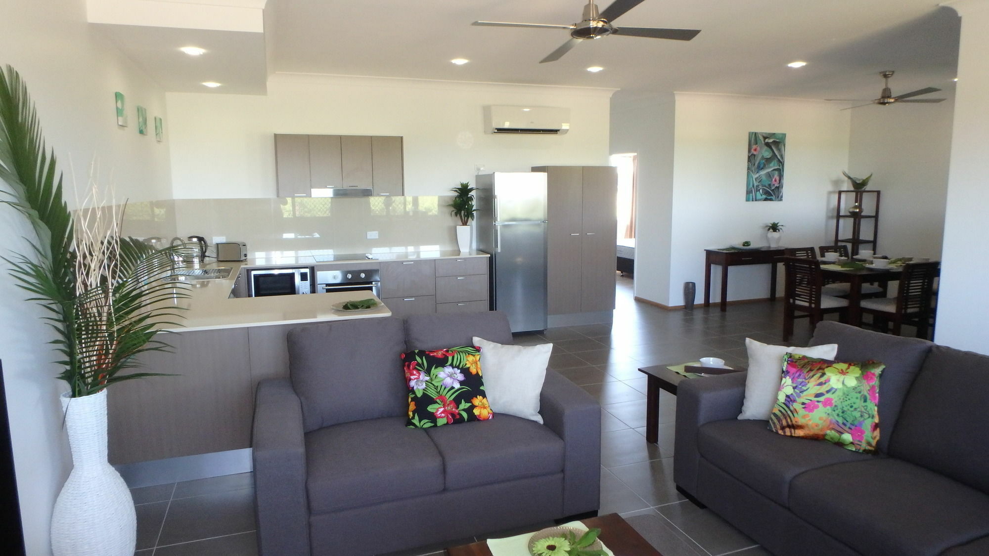 นอติลุส เบด แอนด์ เบรคฟาสต์ Bed & Breakfast มิชชันบีช ภายนอก รูปภาพ